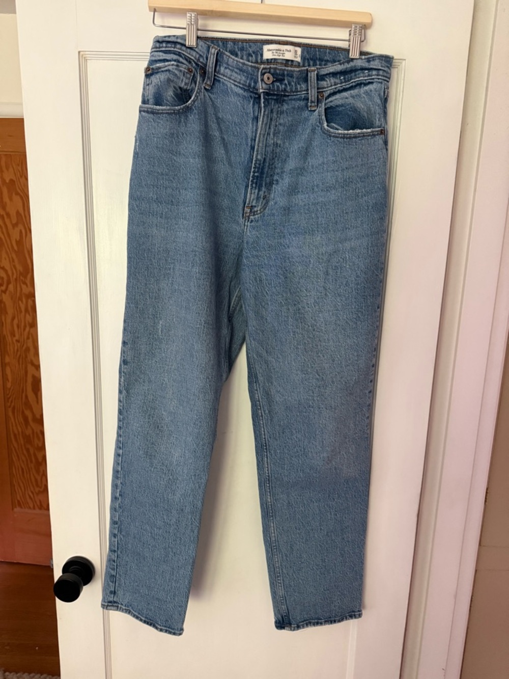 Abercrombie & Fitch the 90’s straight ultra high rise jeans